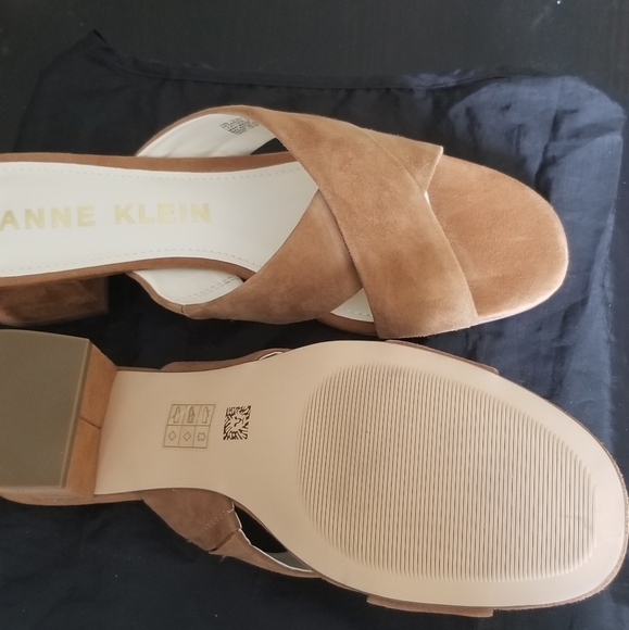 Black and Cognac color slids - Picture 3 of 3